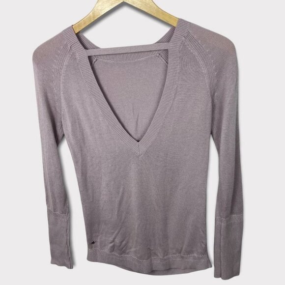 Lululemon Cashmere Knit Sweater V-Back Smoky Blush Purple Unity Drop Curved Hem - Picture 4 of 12